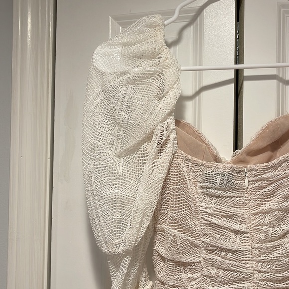 White lace dress - Picture 3 of 8